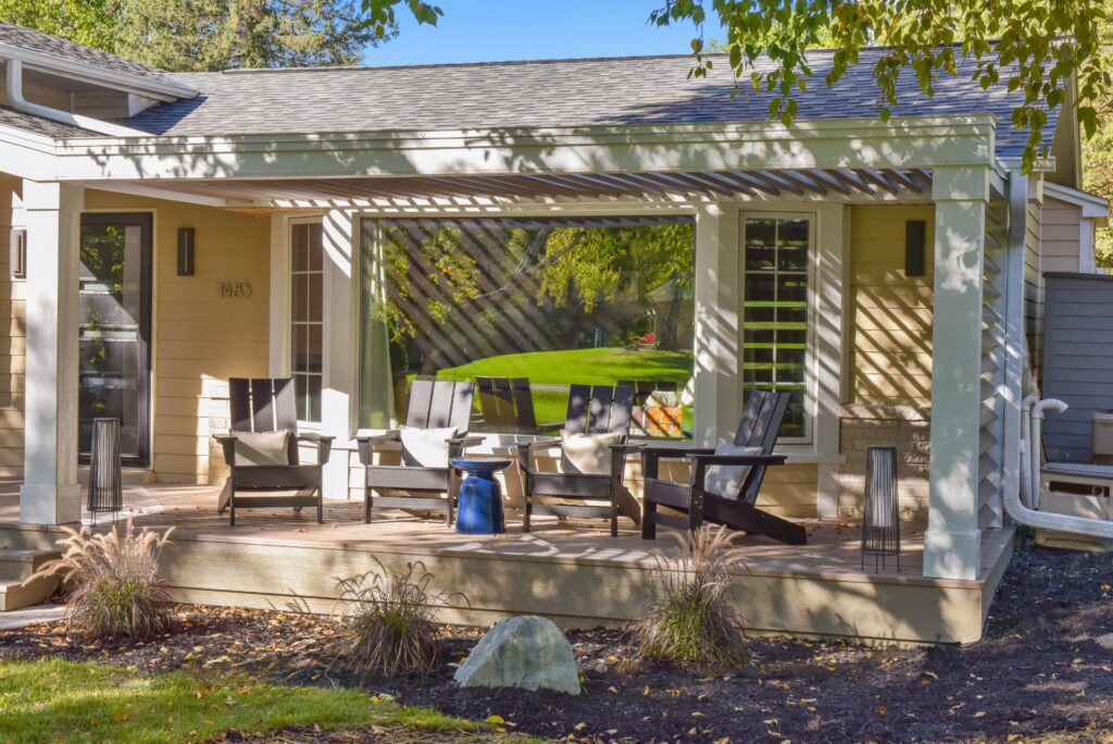 Brookfield Porches & Decks